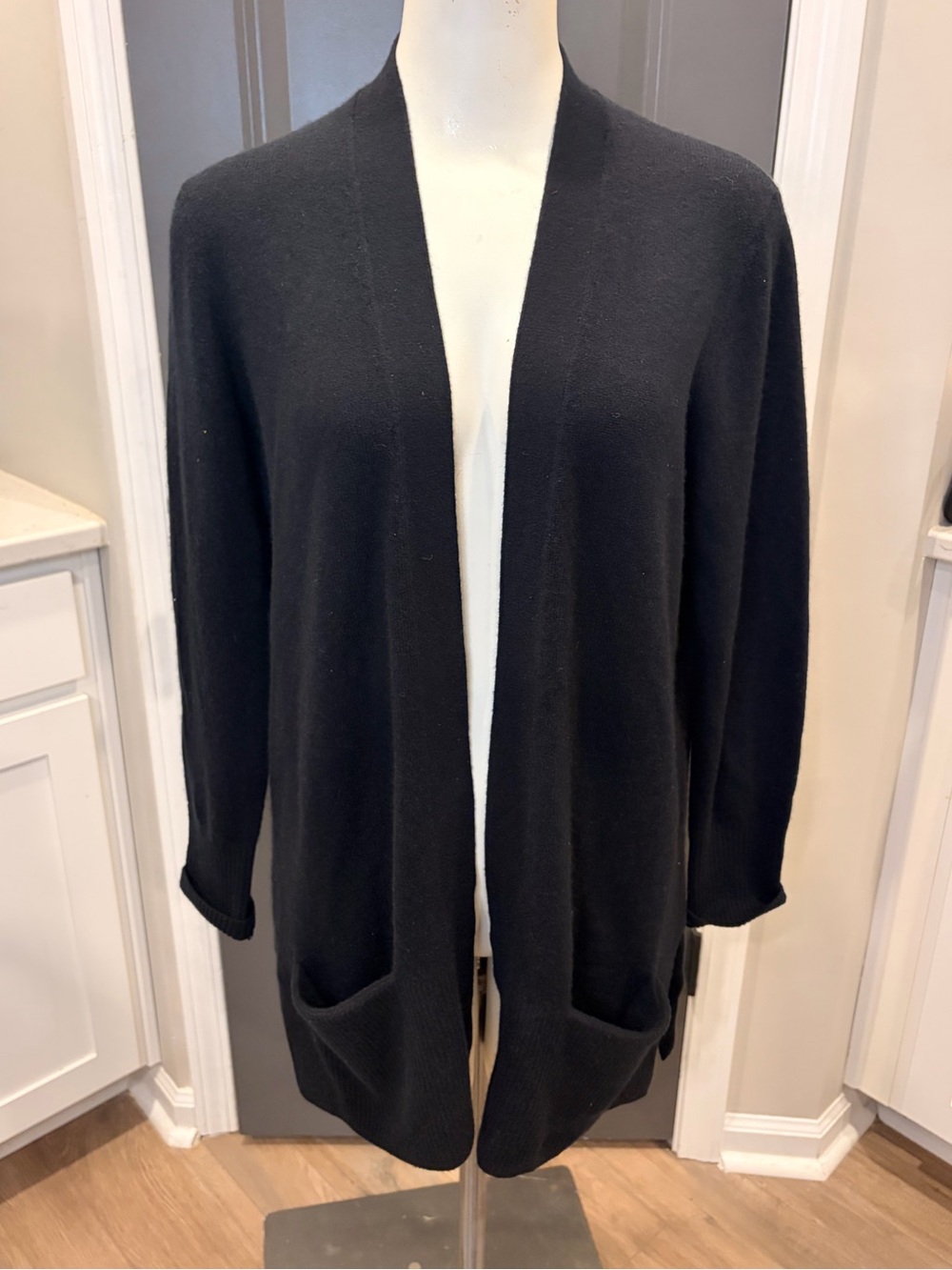 100% Cashmere L.L. Bean Black Open-Front Cardigan w Pockets- Large